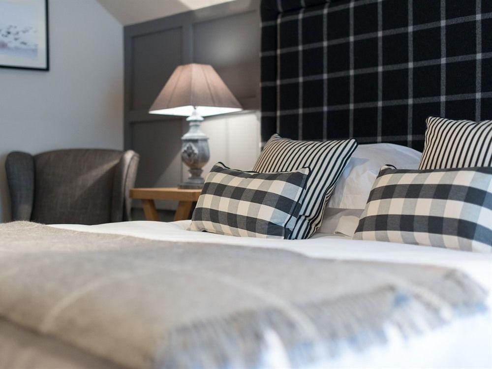 Bed & Breakfast Forest 4*
